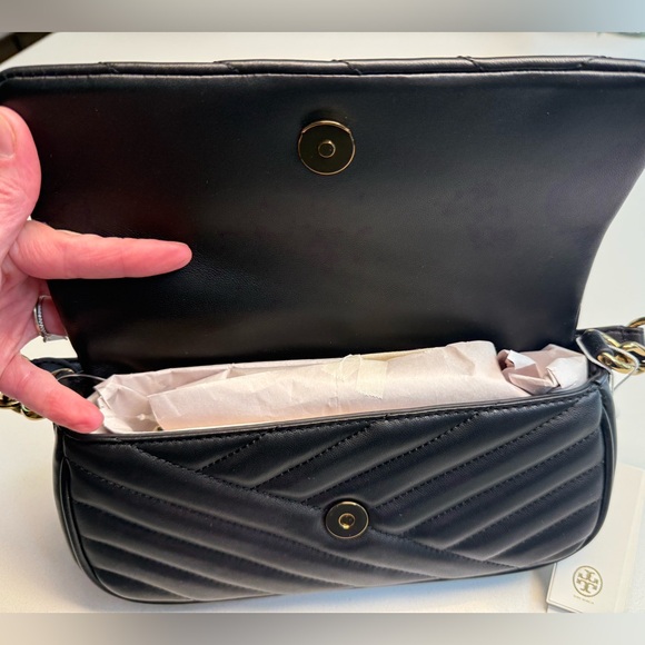 TORY BURCH *NWT* Kira Chevron Small Flap Shoulder Bag in Black Quilted Leather - Picture 8 of 10